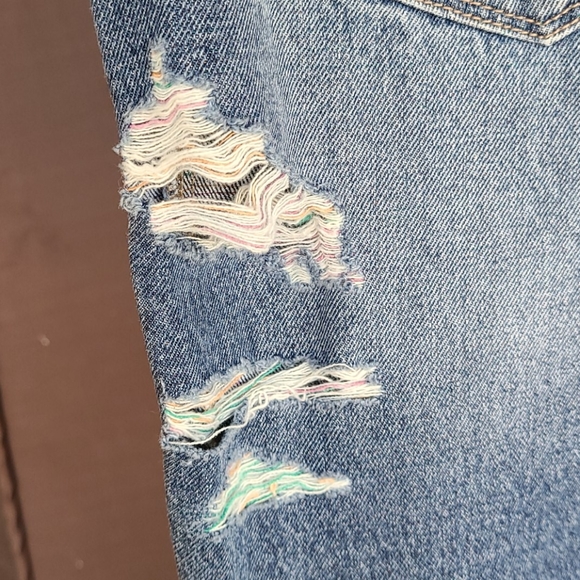 Kancan Rainbow Stitch Destructed Crops - Picture 6 of 10